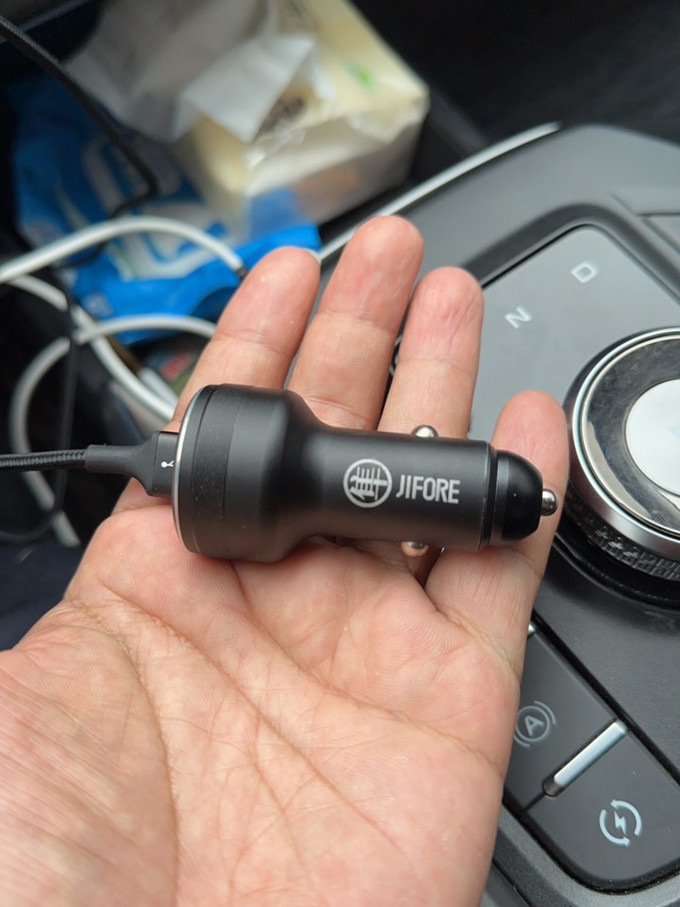 纽曼车载充电器请对坑入座