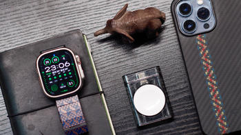 大象的文艺生活 篇五十九：好马配好鞍，Apple Watch Ultra当然要配PITAKA碳纤表带和充电器 