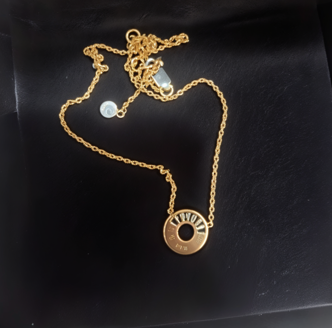 阿玛尼时尚饰品