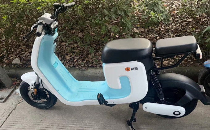 绿源新国标电自k5不要驾照长续航