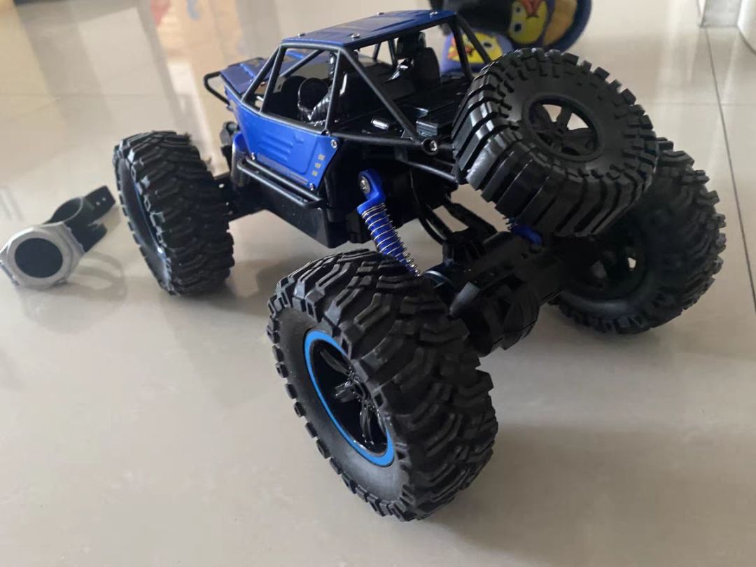  p>产品名称:美致模型遥控合金攀爬车 /p> p>产品亮点:这款攀爬车拥有