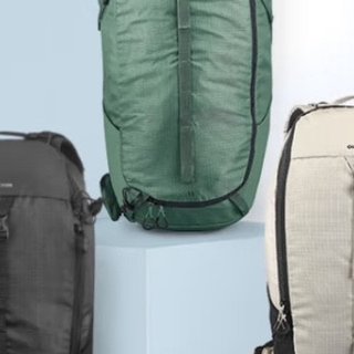 出门露营别忘了背上迪卡侬旅行背包装的多，更结实，背起来不累。