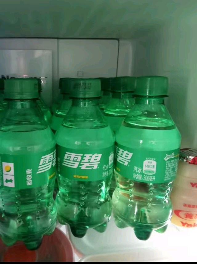 可口可乐（Coca-Cola）芬达 Fanta 橙味汽水碳酸饮料300ml*12瓶 整箱装新老包装随机发货