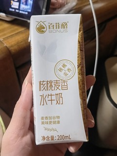 百菲酪核桃麦香牛奶