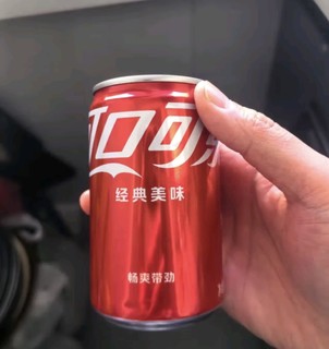 可口可乐（Coca-Cola）汽水 碳酸饮料 200ml*12罐  迷你摩登罐 新老包装随机发货