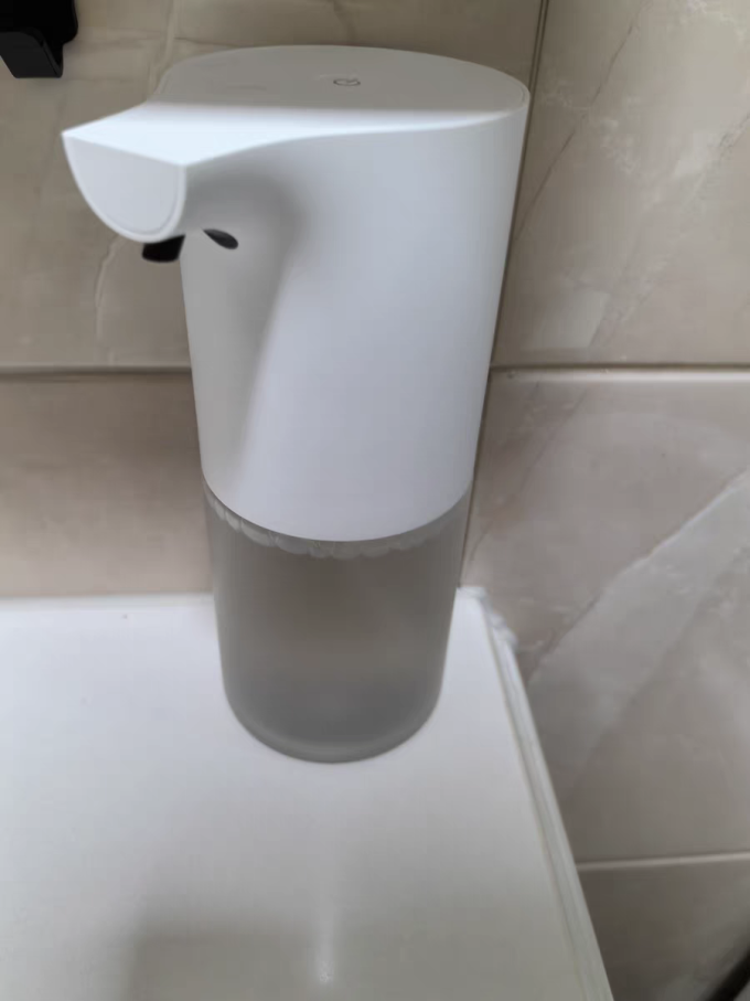 小米自动洗手泡沫机,虽然有点小贵,但是很好用