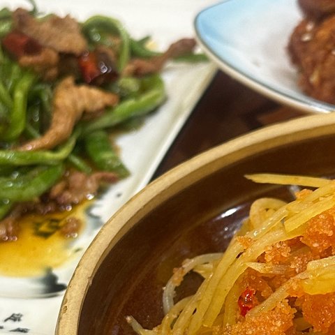 春天来了，土豆丝、四季豆炒肉、酱香排骨，美味不可挡！