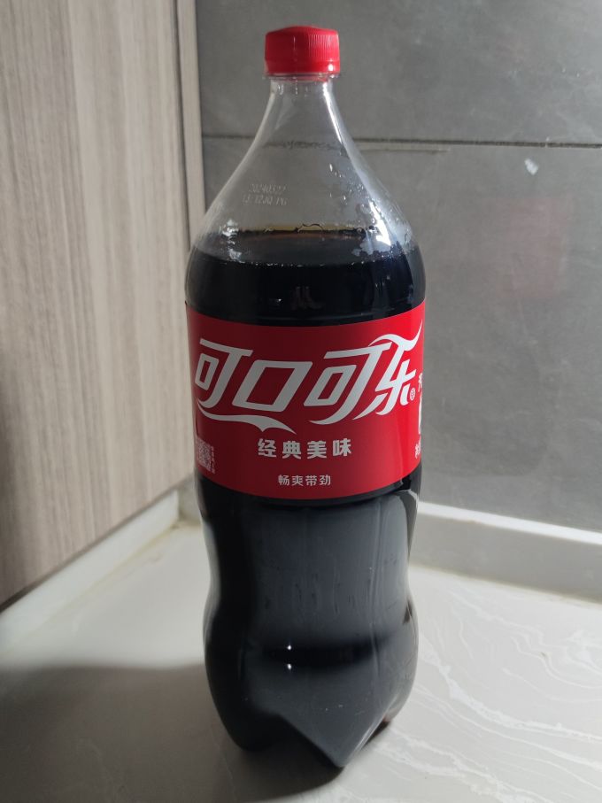 可口可乐碳酸饮料怎么样 大瓶可口可乐喝的就是爽