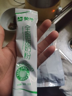 据说奶粉也可以作为烘焙原料，那我先喝一包试试再说