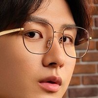 RayBan雷朋2023年新品光学镜架：不规则形镜框0RX6503D深度解读