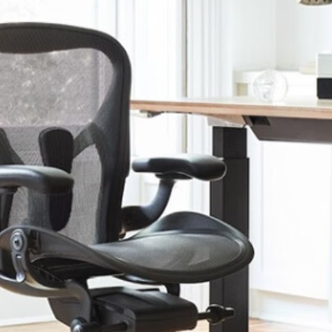 人到中年，必须对自己好一点，准备一把很高大上的人体工学椅——Herman Miller Aeron Chair