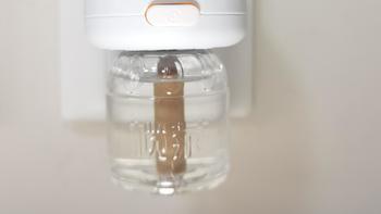 水杯放在离电热蚊香液很近的地方，水杯里的水会被污染吗？