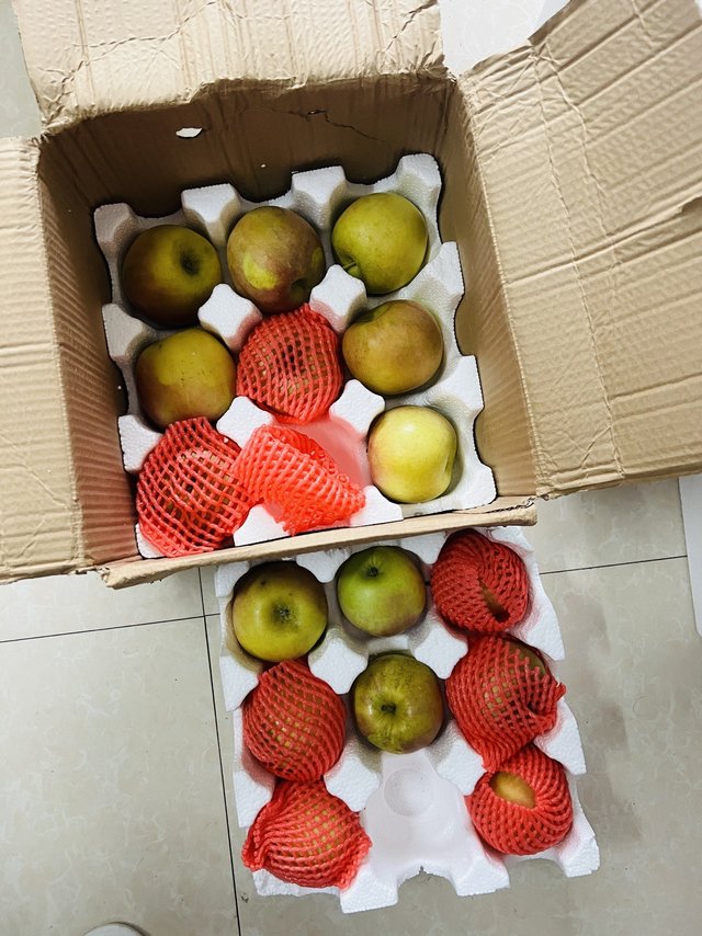 JD勤湾生鲜店购买的苹果