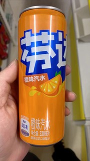 ￼￼可口可乐（Coca-Cola）芬达Fanta橙味汽水摩登罐碳酸饮料330ml*24罐 整箱装 ￼￼