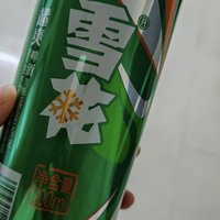 雪花啤酒🍺，冰爽畅饮，夏日必备！