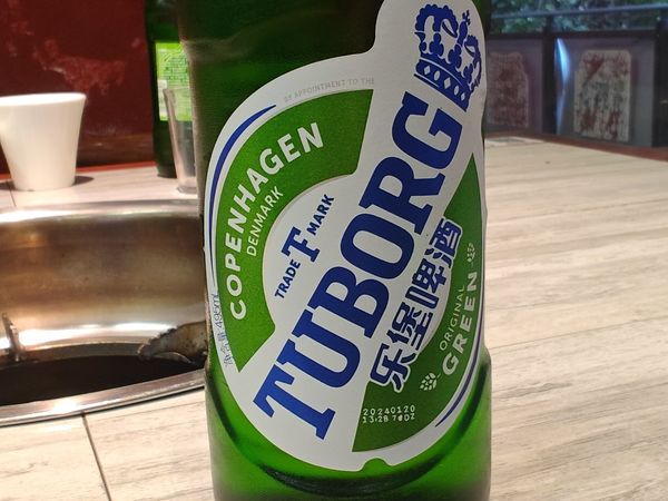 乐堡啤酒，重庆啤酒很巴适