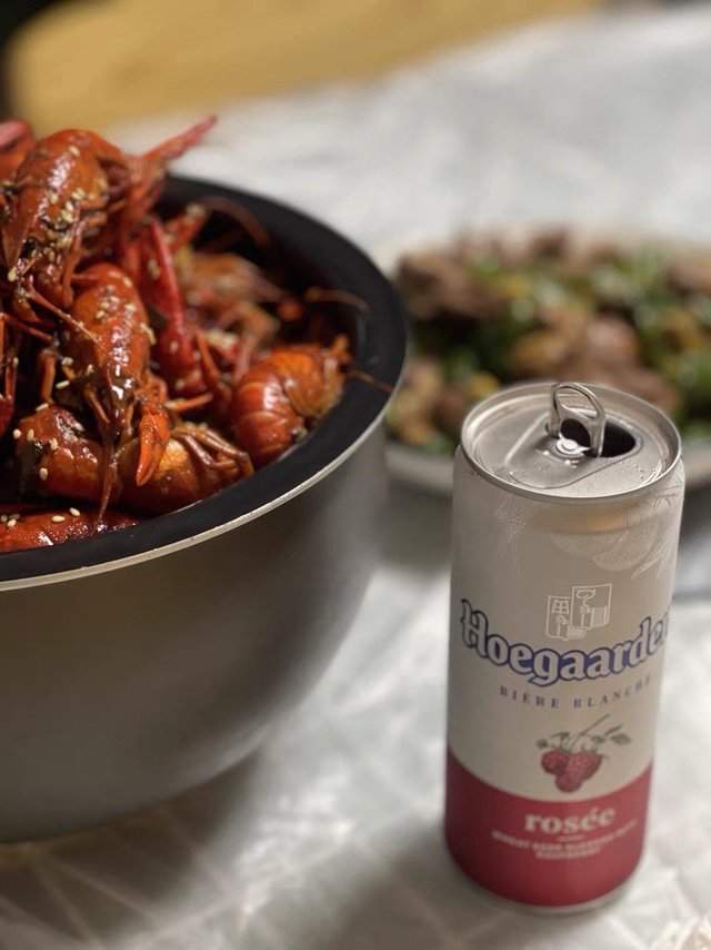 福佳玫瑰红精酿啤酒：美味与工艺的完美结合