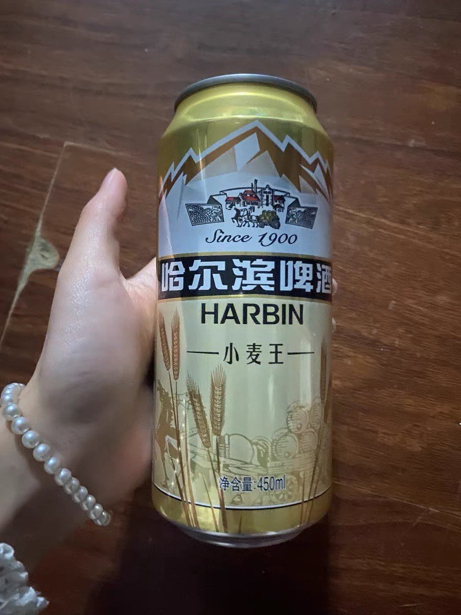 哈尔滨啤酒精酿小麦王图片