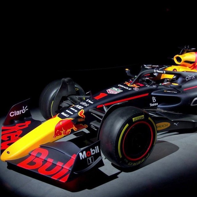 星辉威武，推出红牛车队授权1:8比例的RB19，F1赛车积木