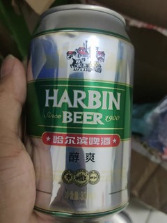 哈尔滨牌的小麦啤酒