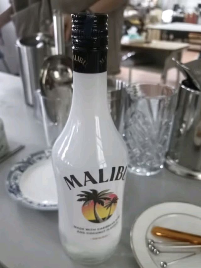 马利宝（Malibu） 朗姆配制酒 加勒比椰子味 洋酒 700ml