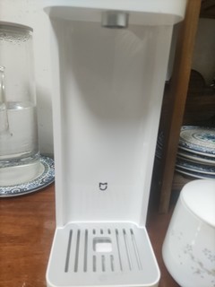 我家的小米智能即热饮水机。