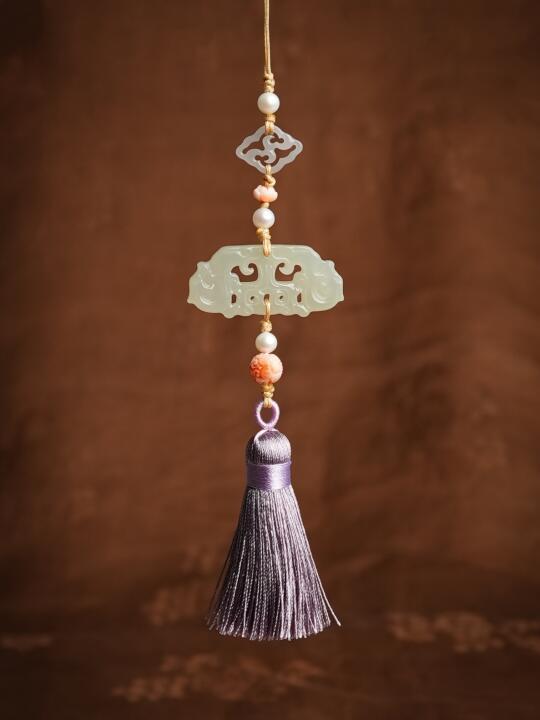 仿古龙凤牌压襟，独属于中式的浪漫