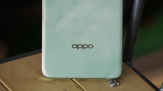 OPPO K12青云配色上手，轻薄但十面耐摔，颜值在线