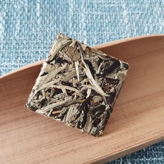 澜沧古茶2019年白玉玲珑测评