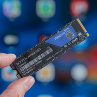 读 7GB/s，写 6GB/s，长江存储四代 QLC 加持的全国产化 SSD 腾隐 TQP4000 亮相