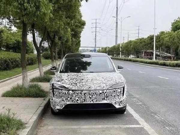 华为智界m6曝光！又一款新车，竞争modelY？