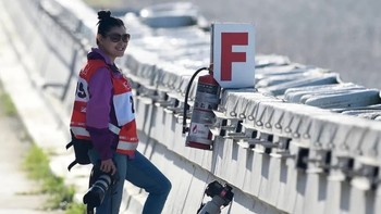 中国第一位女性F1年证摄影师——范雨芹