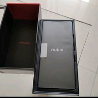 nubia努比亚Z60 Ultra 屏下摄像12GB+256GB 星曜 第三代骁龙8 