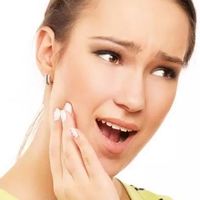 牙齿容易敏感，这样正确护理口腔可以拥有一口漂亮的大白牙