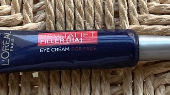 欧莱雅紫熨斗眼霜全脸科目，消除小细纹，滋润肌肤真有效。