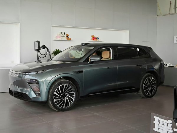 星纪元ET正式上市，中大型SUV，对标理想L6。