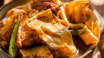 海霸王猪肉水饺食谱 篇三：海霸王猪肉水饺美食菜谱 红烧豆皮饺子
