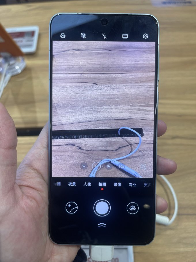 华为手机怎么样 mate60价格还是那么坚挺,但是电信办套餐能减2300,能