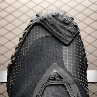 Nike ACG /Mountain Fly GORE- TEX带你去山上飞。