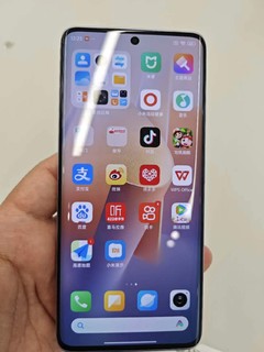 颜值不错的Redmi Note13Pro+ 