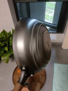 康巴赫铸铁炒锅 - 传统老式家用铁锅，无涂层设计，兼容燃气灶和电磁炉