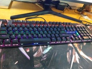 雷柏（Rapoo） V500PRO 有线背光机械键盘 104键全尺寸游戏电竞 黑轴