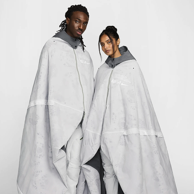 既是帐篷也是斗篷？！Nike ISPA 推出 Metamorph Poncho 两用斗篷 