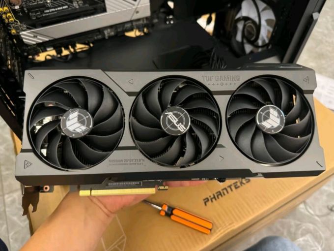 华硕tuf geforce rtx 4070 ti super o16g-gaming显卡怎么样 高画质