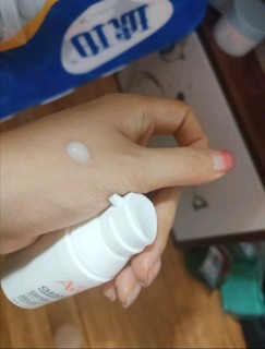 雅漾（Avene）控油抗痘精华露