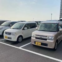 去日本基本上看不到宝马奔驰和国外的品牌车，而且每辆车真的是一尘不染。