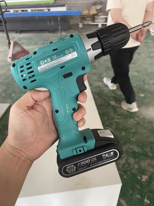 工业级专用的充电式多功能电钻