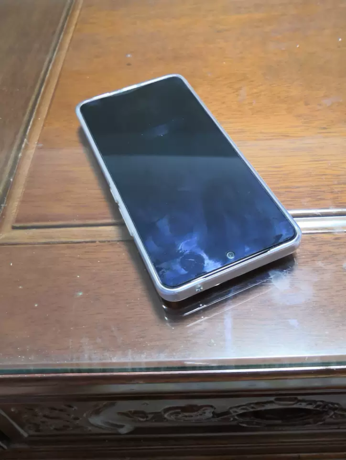 惊艳亮相vivos18e新款天玑5g智能人像拍照全面屏手机