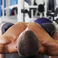 打造完美胸肌：健身达人教你4个必备胸部训练动作