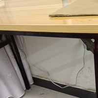 省空间又稳固的长条折叠桌，做清洁很方便